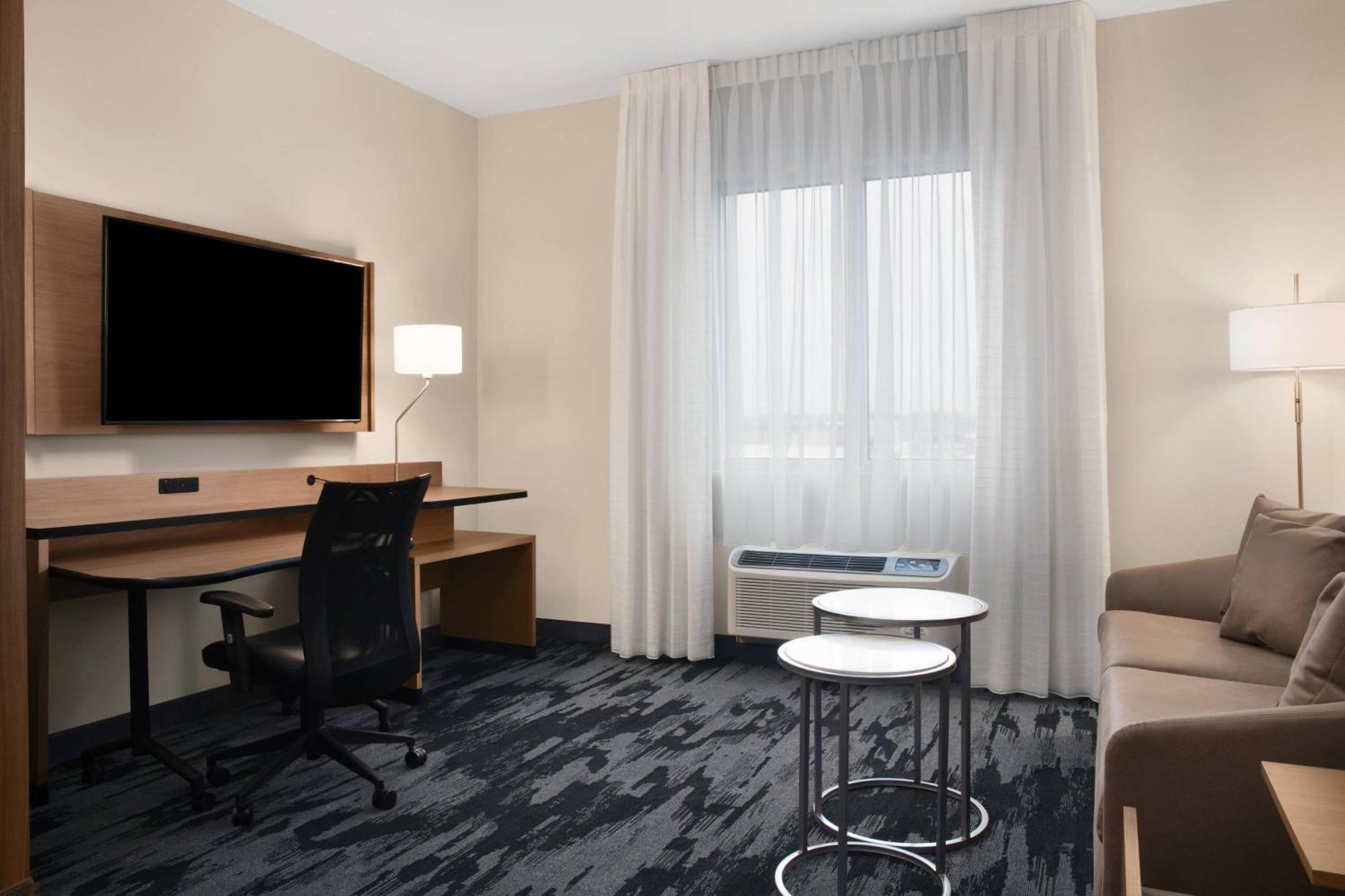 Fairfield Inn & Suites By Marriott Daytona Beach Speedway/Airport Buitenkant foto