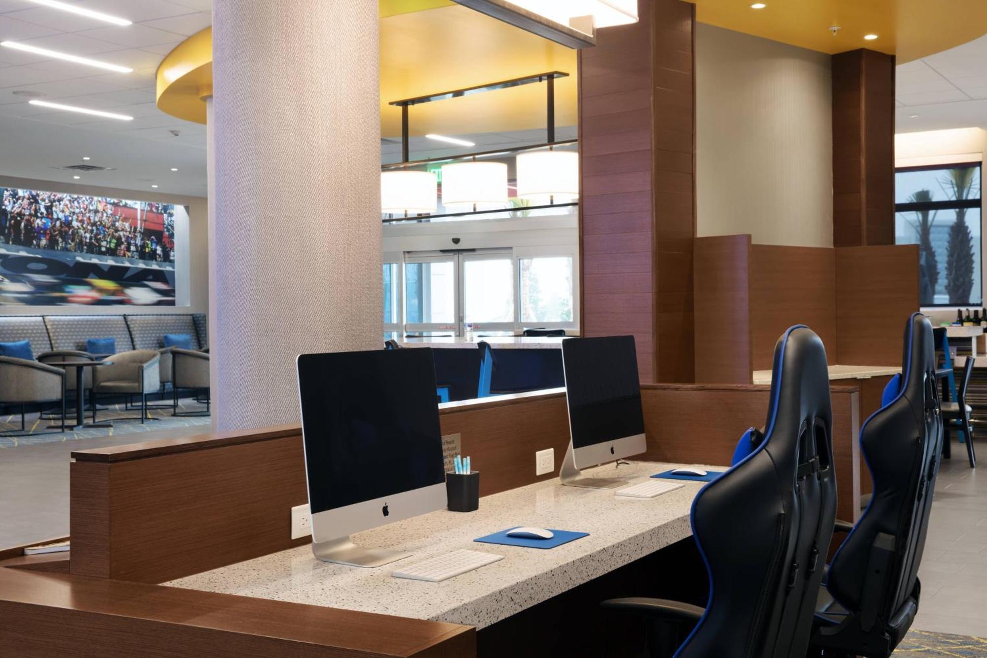 Fairfield Inn & Suites By Marriott Daytona Beach Speedway/Airport Buitenkant foto